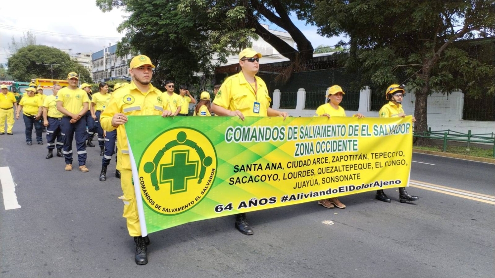 Las diferentes seccionales de Comandos de Salvamento desfilaron este sábado. / Cortesía. ,image_description: