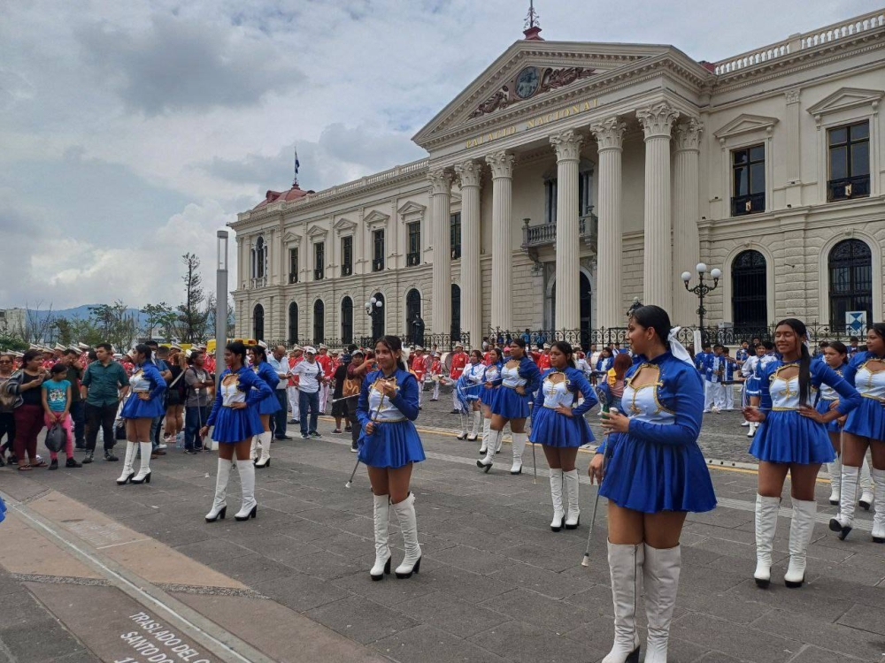 Bandas de paz estudiantiles acompañaron la celebración de Comandos de Salvamento. / Jessica Guzmán.