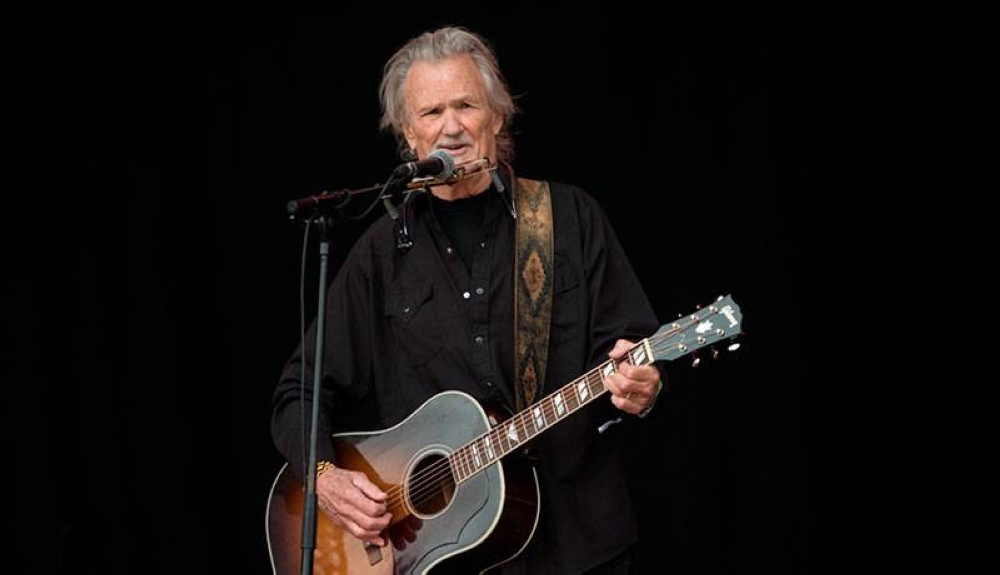 Kristofferson fue reconocido por el Salón de la Fama de la Música Country en Estados Unidos. / AFP,image_description: