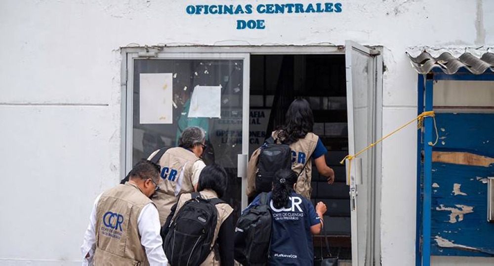 Auditores de la Corte de Cuentas de la República (CCR) en las instalaciones de la Dirección de Organización Electoral (DOE) del Tribunal Supremo Electoral (TSE). / @CortedeCuentas
