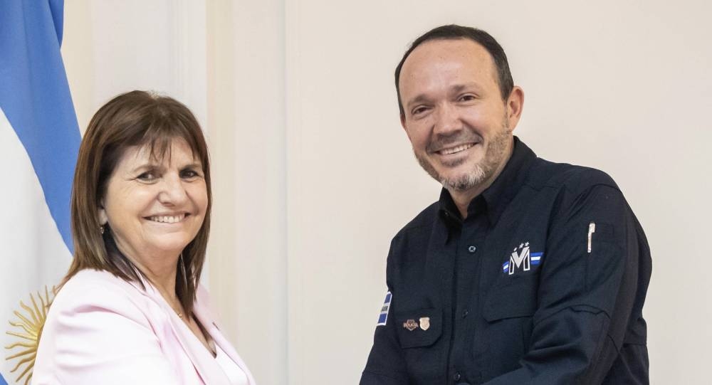 Patricia Bullrich y Gustavo Villatoro, ministros de Seguridad de Argentina y El Salvador, respectivamente. / PatoBullrich.,image_description: