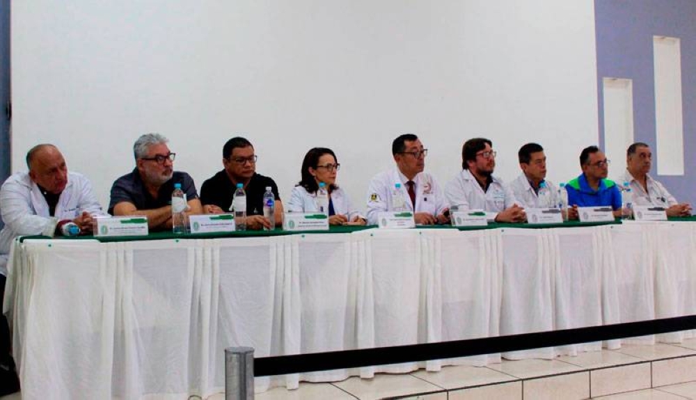 Conferencia de prensa entre los representantes del Colegio Médico y Simetrisss. / Colegio Médico,image_description: