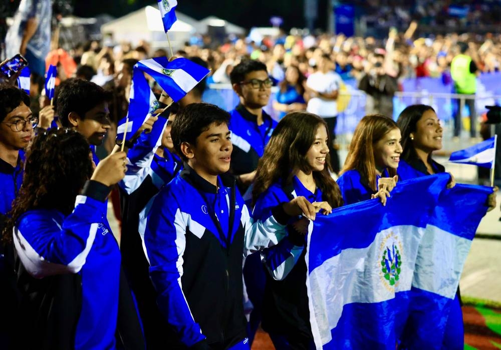 Los representantes de la delegación de El Salvador. ,image_description: