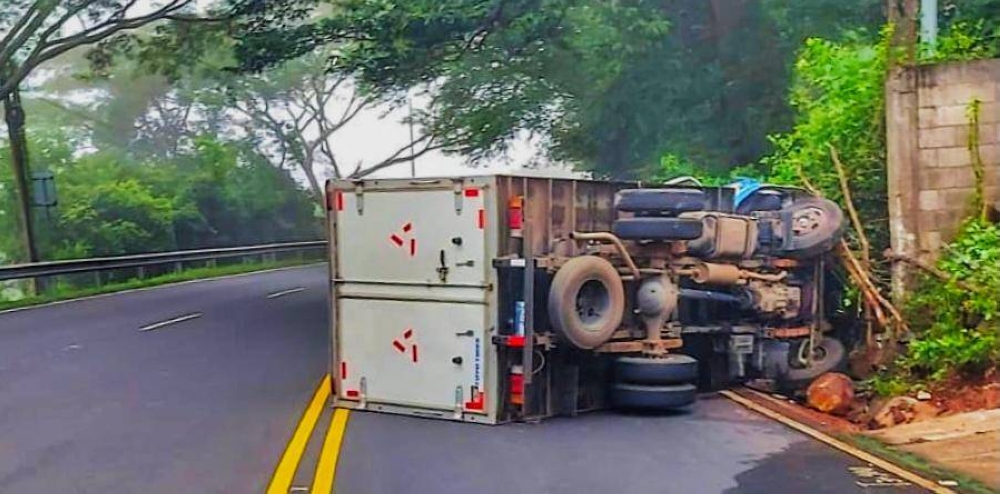 La mañana de este jueves, las autoridades reportaron varios accidentes de tránsito en distintas partes del país. /PNC,image_description: