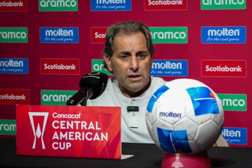 Daniel Messina, entrenador del Águila, en conferencia de prensa. / Concacaf,image_description: