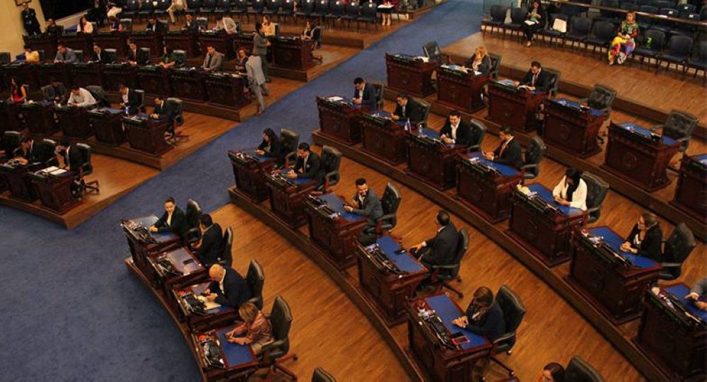 Diputados de la Asamblea Legislativa en sesiou0301n plenaria de este jueves 3 de octubre. / Alexander Montes. ,image_description: