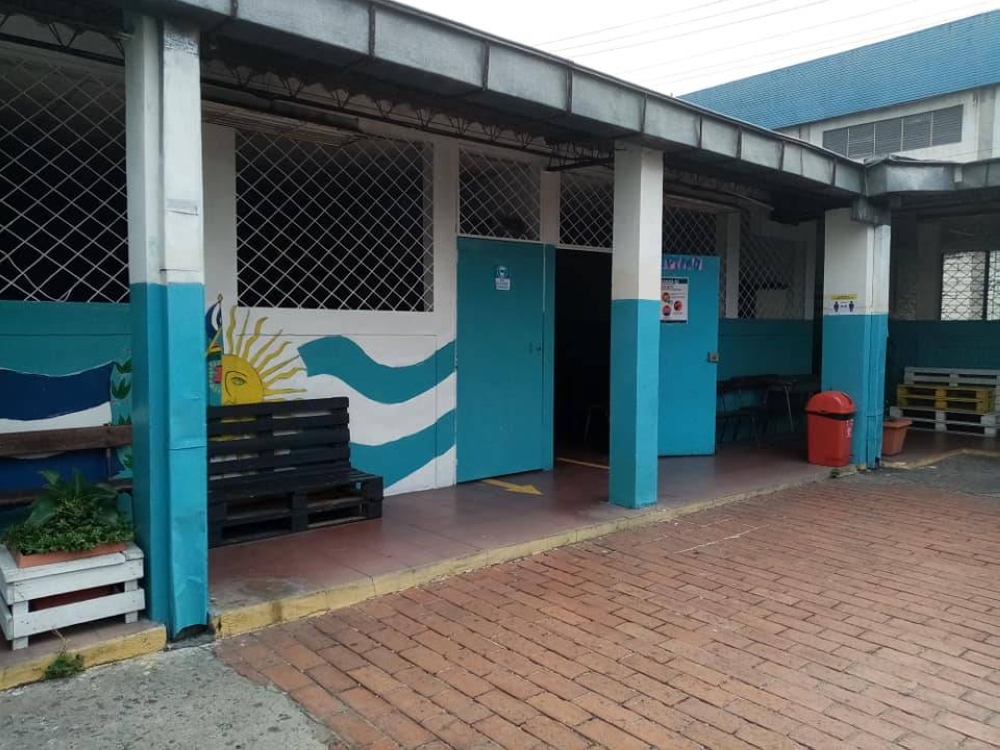 En el centro escolar asisten a unos 150 alumnos, según sindicatos/ Foto tomada de la cuenta de Facebook del Centro Escolar República de Argentina.,image_description: