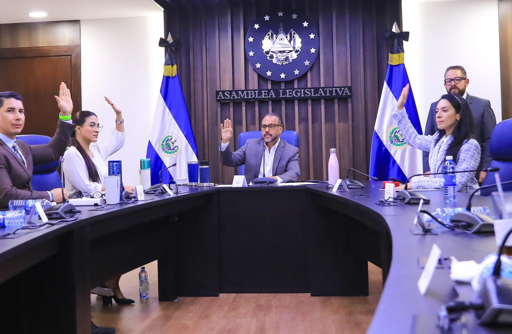 La Comisión de Hacienda y Especial del Presupuesto de la Asamblea Legislativa será la encargada de estudiar el presupuesto 2025.,image_description: