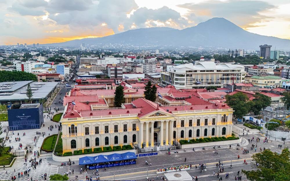 Palacio Nacional, Centro Histórico de San Salvador. / Ministerio de Cultura.,image_description: