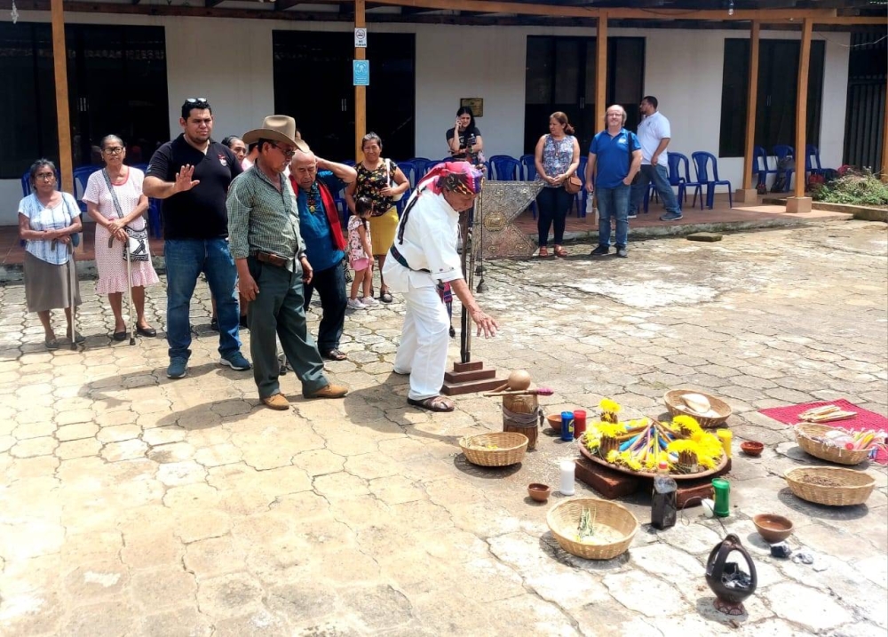 Ceremonia de los pueblos indígenas en Izalco, Sonsonate. /Cortesía