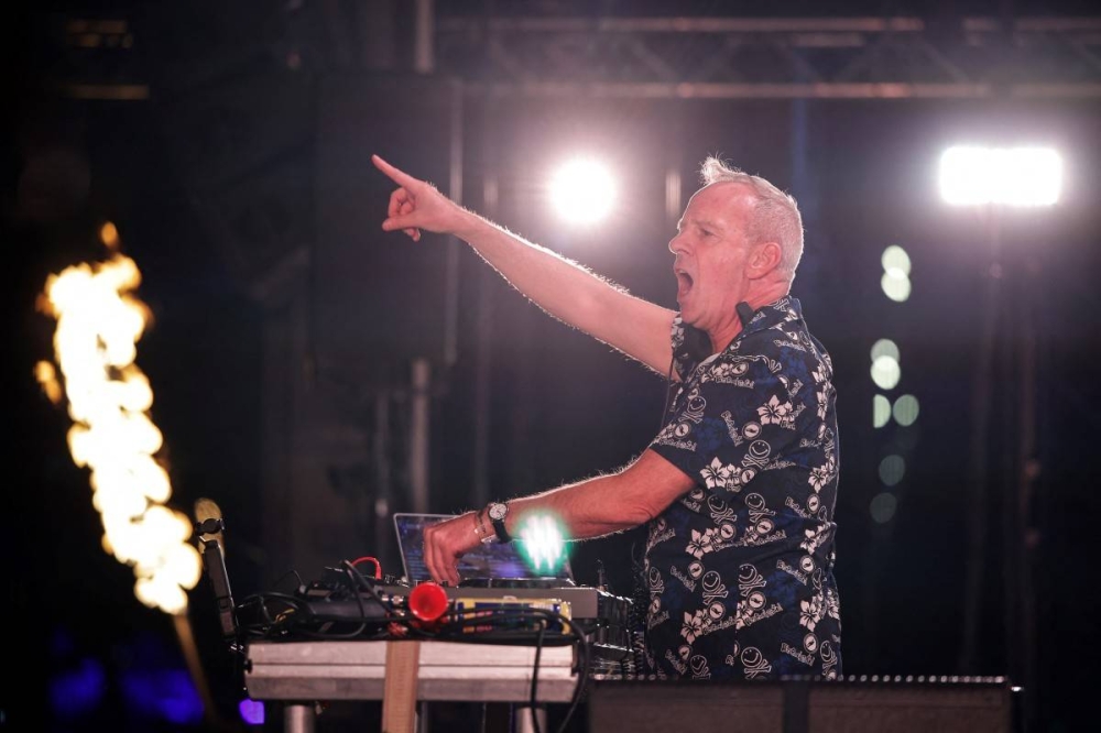 El DJ en el Pink Paradize 2024 en el Halle de la Machine de Toulouse, Francia. Photo by Valentine CHAPUIS / AFP