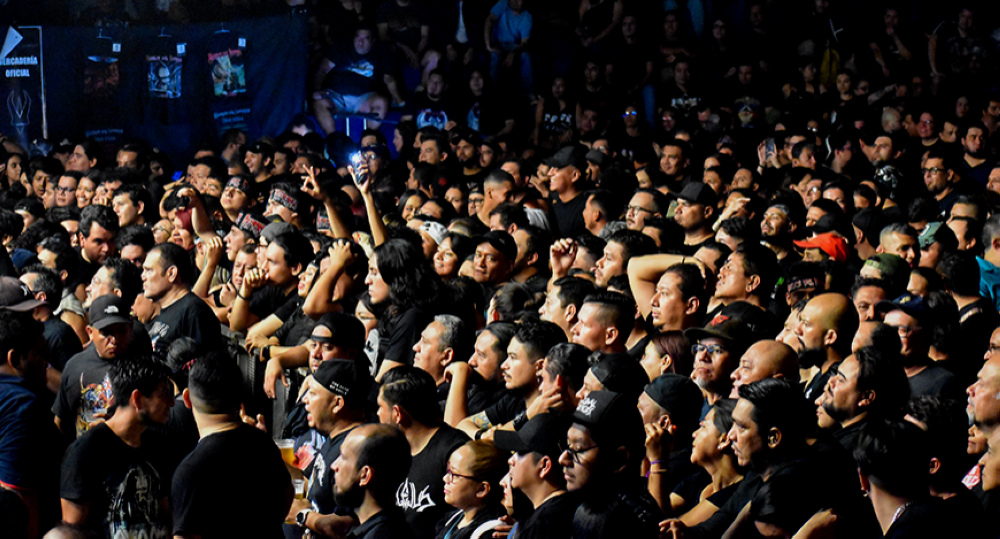 Gimnasio  Adolfo Pineda con un lleno total gracias al entusiasta apoyo de los fanáticos // Foto Marco Morales. 