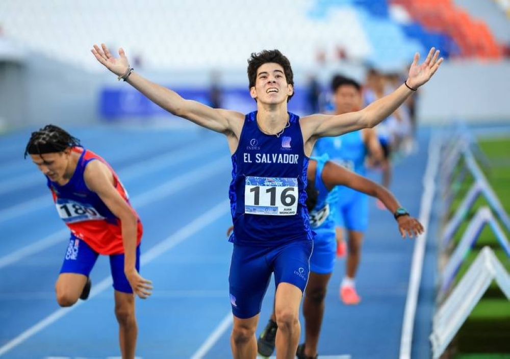 Juan Andrés Moncayo llega a la meta en primer lugar. / INDES,image_description: