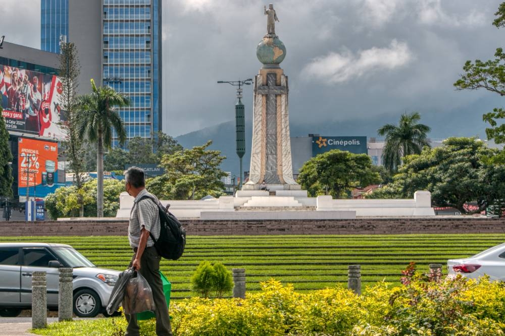 El EMBI de El Salvador regresó a niveles de la pandemia y se encuentra a un paso de colocarse en la banda de los 4 puntos. /DEM,image_description: