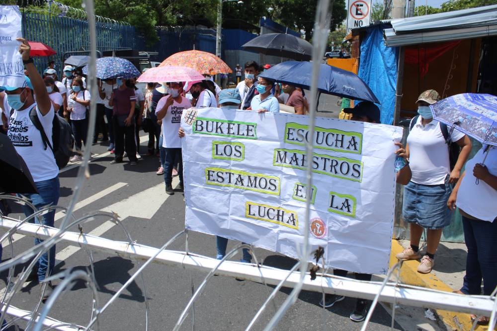 Los maestros aseguran que no abandonarán su derecho al escalafón. /DEM ,image_description: