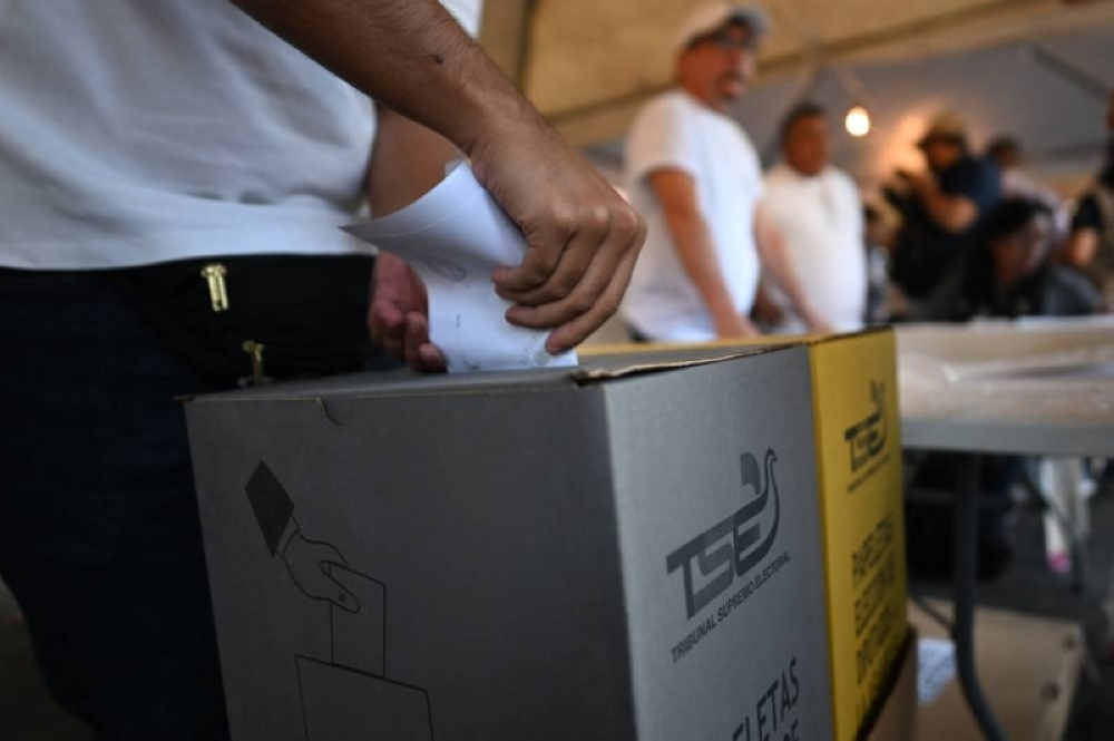 Por cada voto, los partidos reciben una cantidad de financiamiento público. / AFP.,image_description: