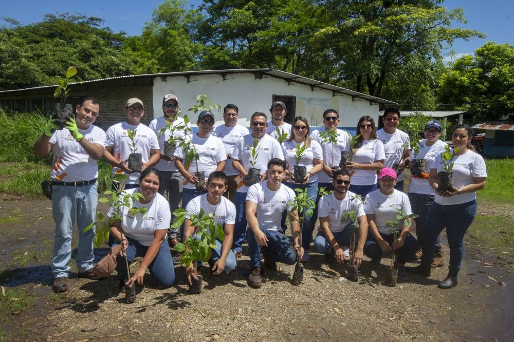 Con una trayectoria de más de un siglo, CMI trabaja inspirada en su propósito: “Generar con calidez familiar, oportunidades que cambian vidas”.