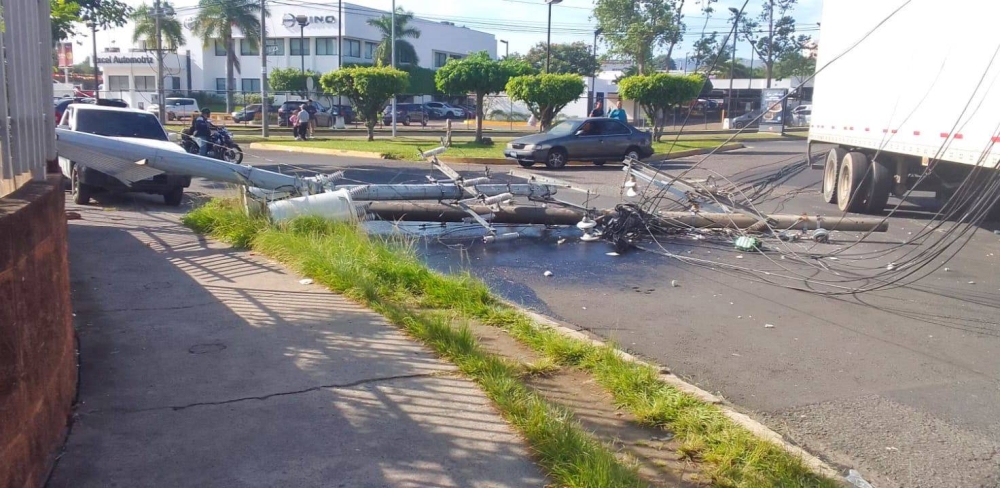 El accidente ocurrió sobre la avenida Los Andes y calle Atitlán. / PNC.,image_description: