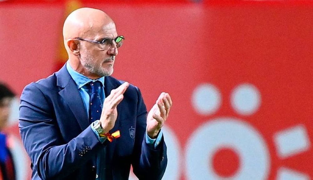 Luis de la Fuente, técnico de La Roja. / AFP,image_description: