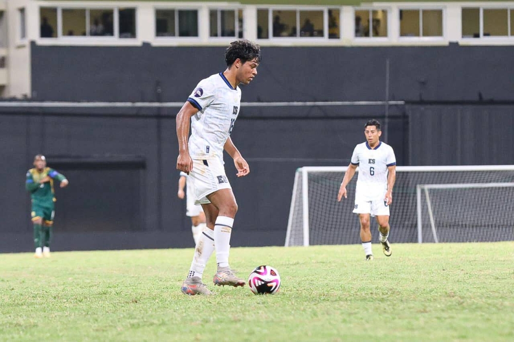 Francis Castillo jugó como titular en el segundo juego ante San Vicente y Granadinas. / Fesfut,image_description: