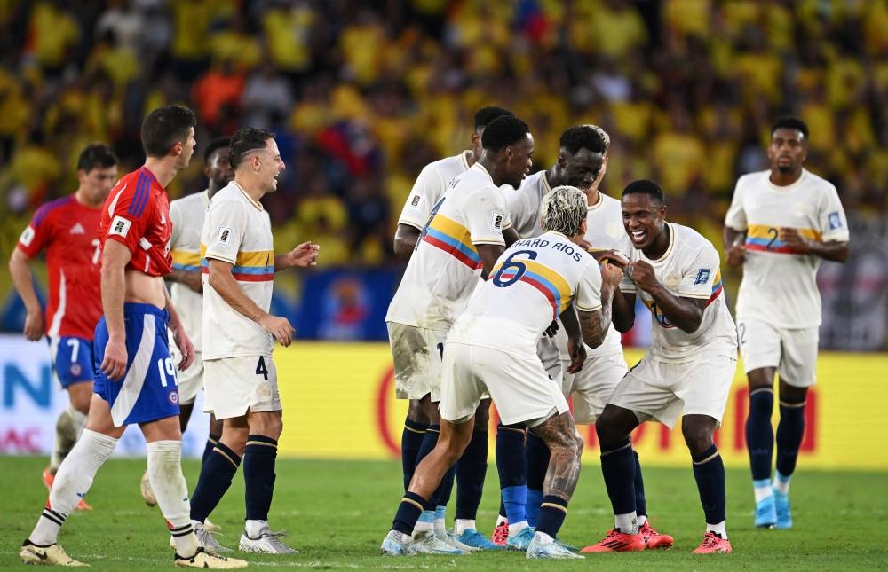 Festival colombiano en Barranquilla tras anotar un gol a Chile. / AFP,image_description: