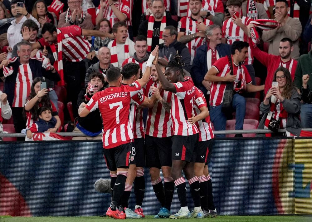 El Athletic Club recibe el informe que identifica a las personas que participaron en los actos violentos de Roma y que permite la adopción de las medidas correspondientes, dijo el cuadro vasco. / AFP,image_description: