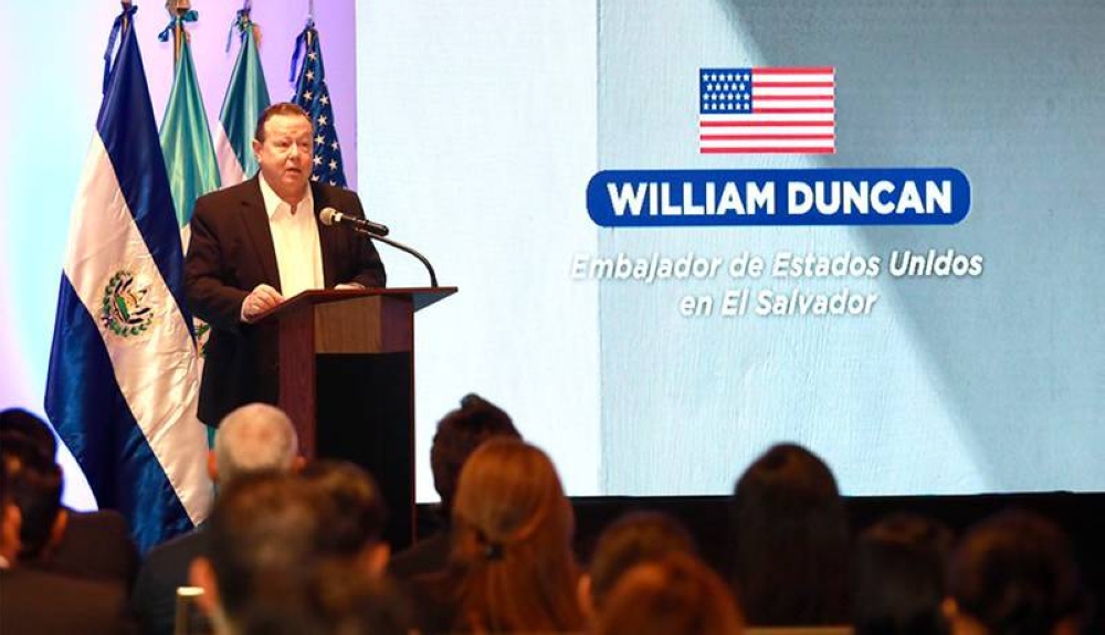 William Duncan, embajador de EE. UU. en El Salvador, durante el lanzamiento de un nuevo componente de inversión para el comercio en el Triángulo Norte de Centroamérica. /Embajada de EE.UU.,image_description: