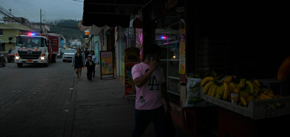 veinte de las 24 provincias ecuatorianas están en alerta roja por crisis hídrica/ Foto archivo AFP.,image_description: