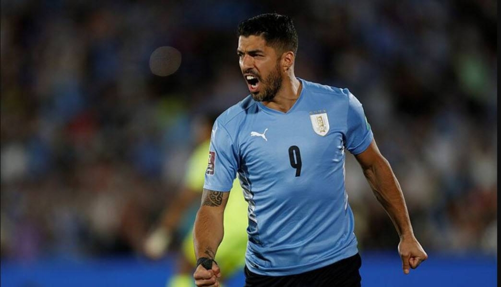 Luis Suárez en uno de sus últimos partidos con Uruguay. ,image_description: