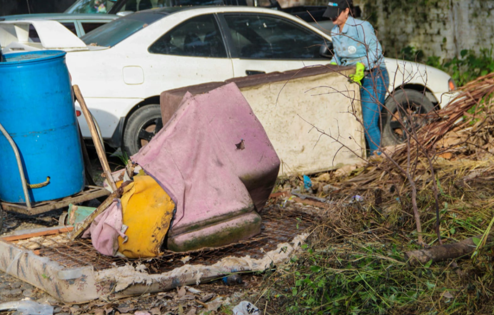 Cuatro toneladas de basura retiró la alcaldía de San Salvador Centro/ Foto cortesía PrensaAMSSC.,image_description: