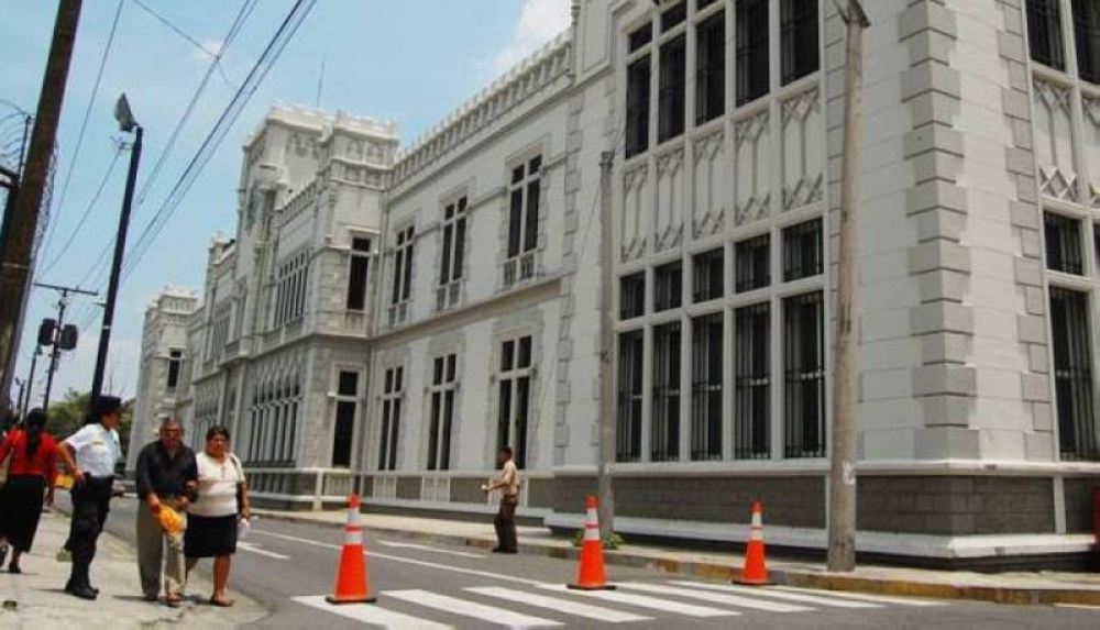 Destinarán 500,000 en remodelación de las oficinas centrales de la PNC. / DEM.,image_description: