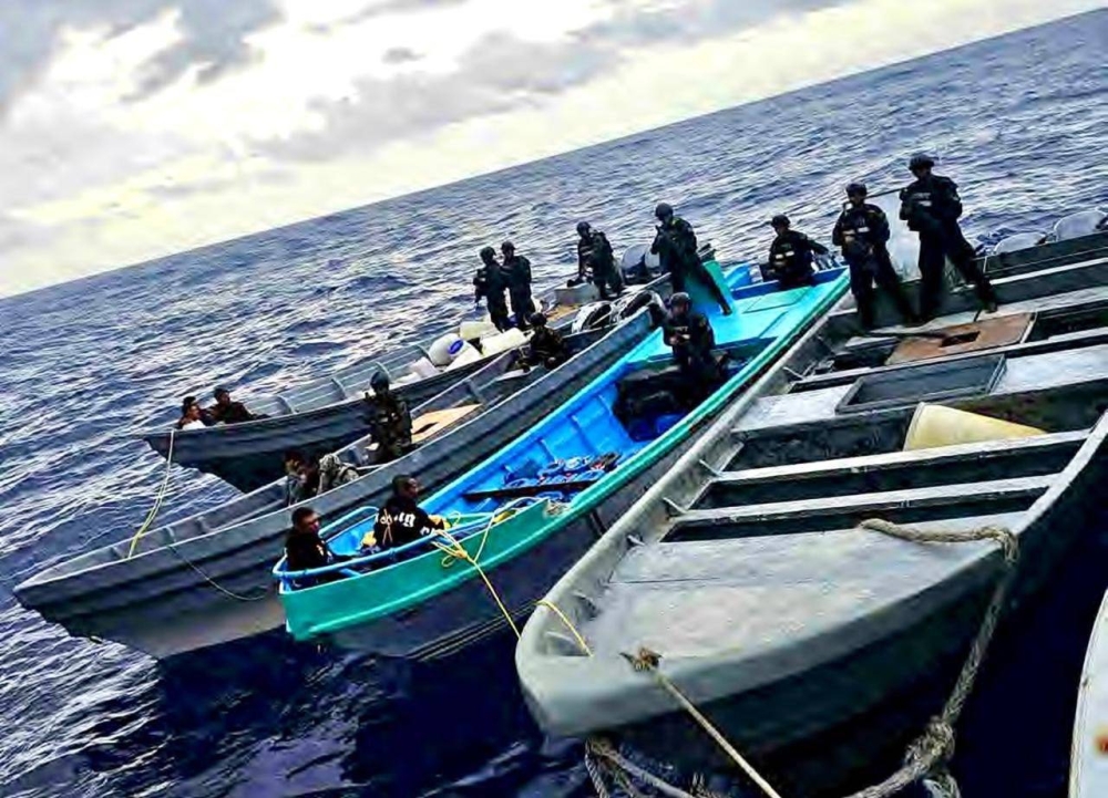 Tres embarcaciones fueron localizadas, en total, en el Océano Pacífico por la Marina Nacional. / Tomado de nayibbukele,image_description: