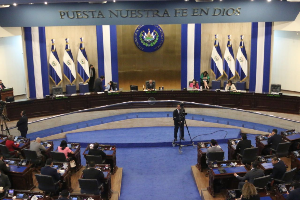 La Asamblea Legislativa aprobó el decreto con dispensa de trámite en la plenaria del 9 de octubre. / Lisbeth Ayala.,image_description: