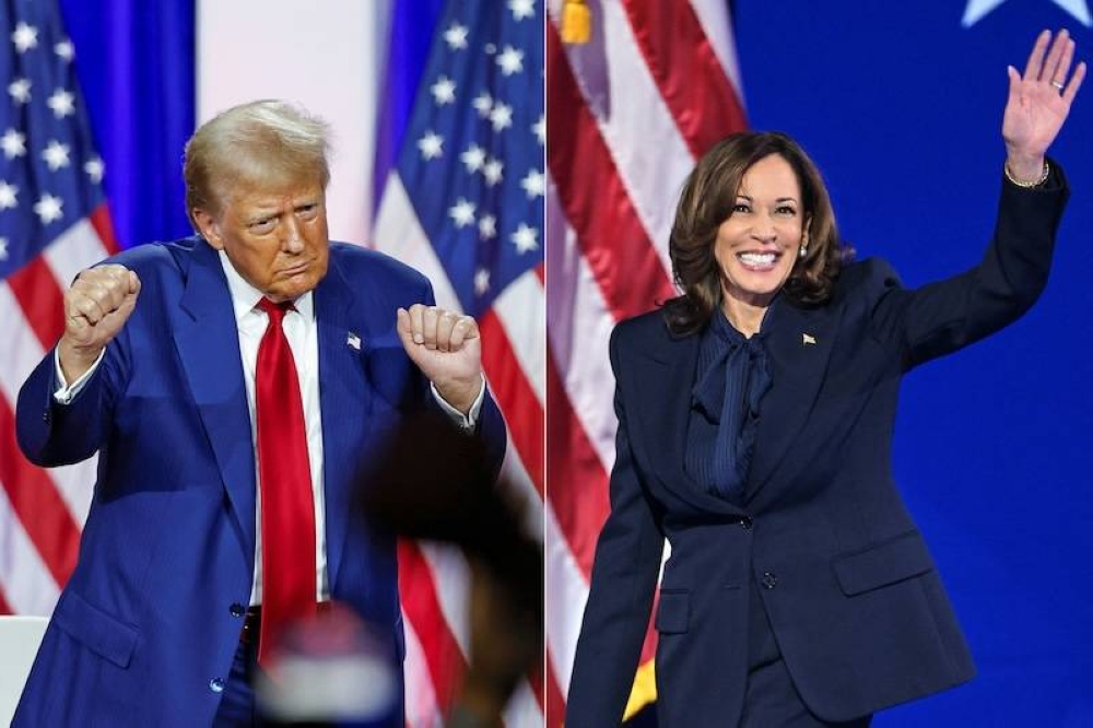 El equipo de campaña de Trump contraatacó: Harris está cada vez más desesperada porque se tambalea y su campaña está en ruinas. /AFP,image_description:One month before the US presidential election package