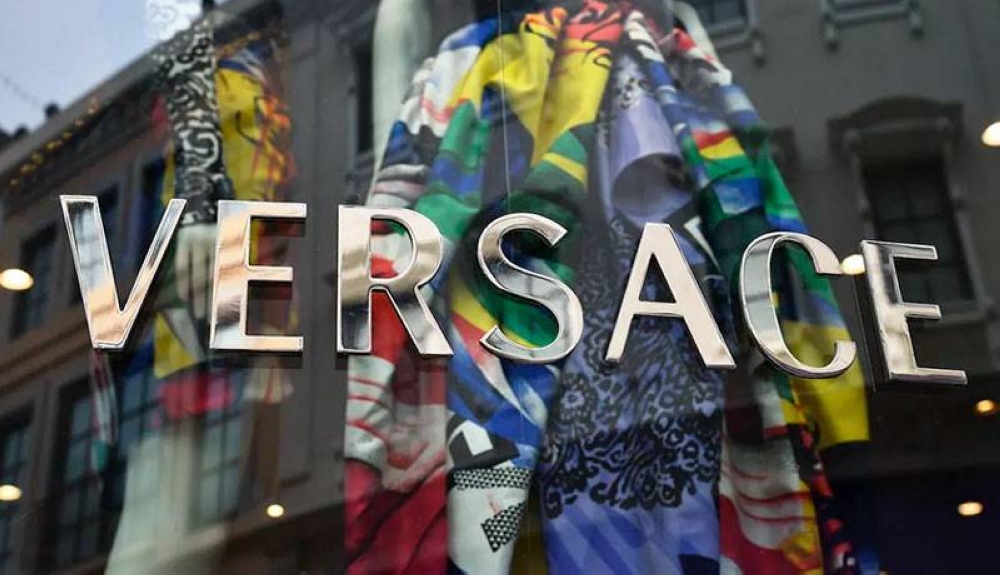 Versace es una de las marcas que entraría en el acuerdo. / AFP,image_description: