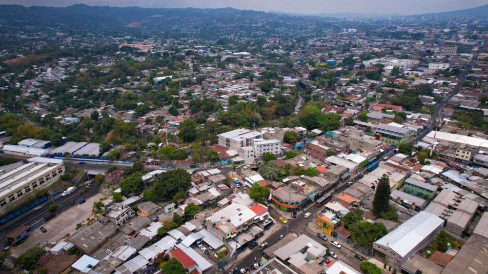 El proyecto comprende 352 apartamentos para familias más necesitadas según Vivienda. / sansalvador.aics.gov.it/.,image_description: