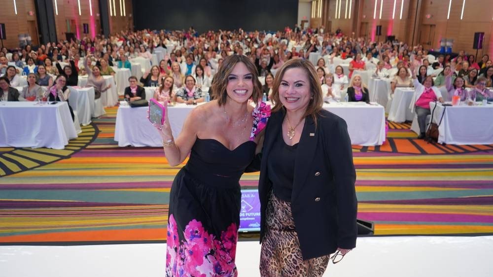 Rashel Diaz y Claudia Juarez. Cortesía,image_description: