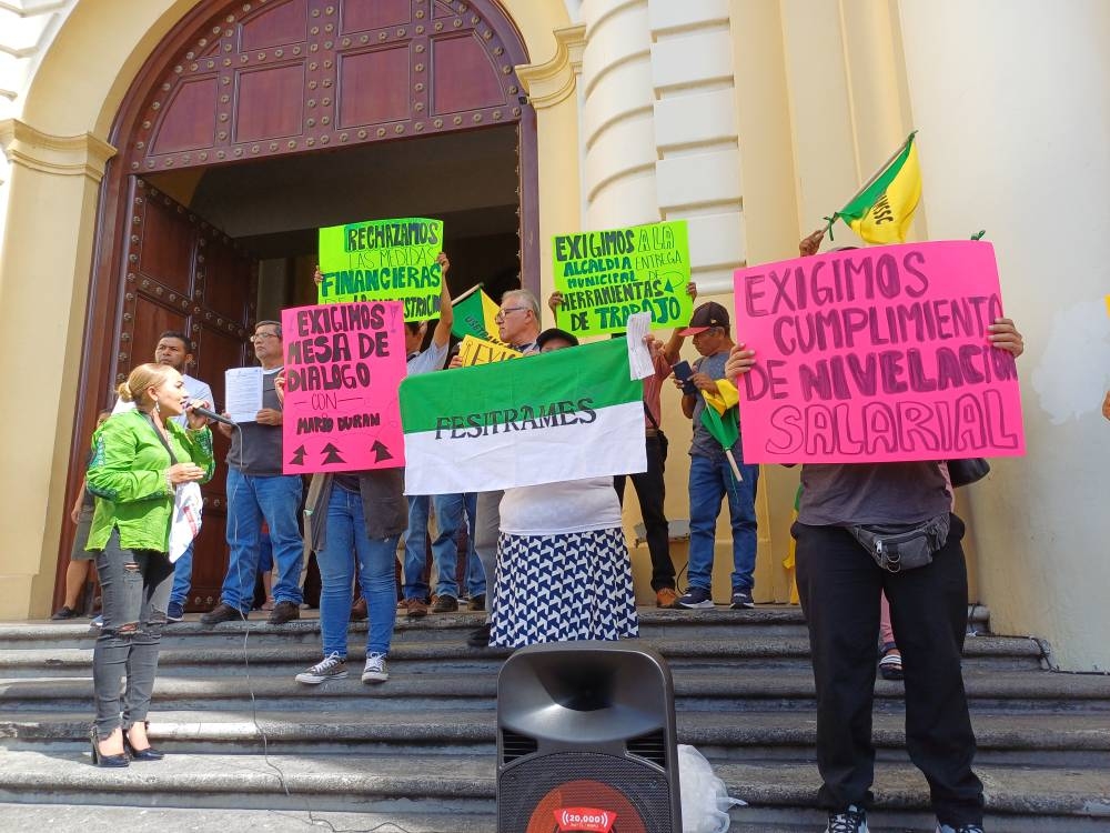 La federación pide una mesa de diálogo con la alcaldía de San Salvador Centro. / Jessica Guzmán.,image_description: