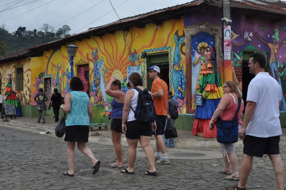 El arte y la cultura estarán resaltados en las próximas semanas, con varios expositores y recitales. En la foto, el pueblo de Ataco.,image_description: