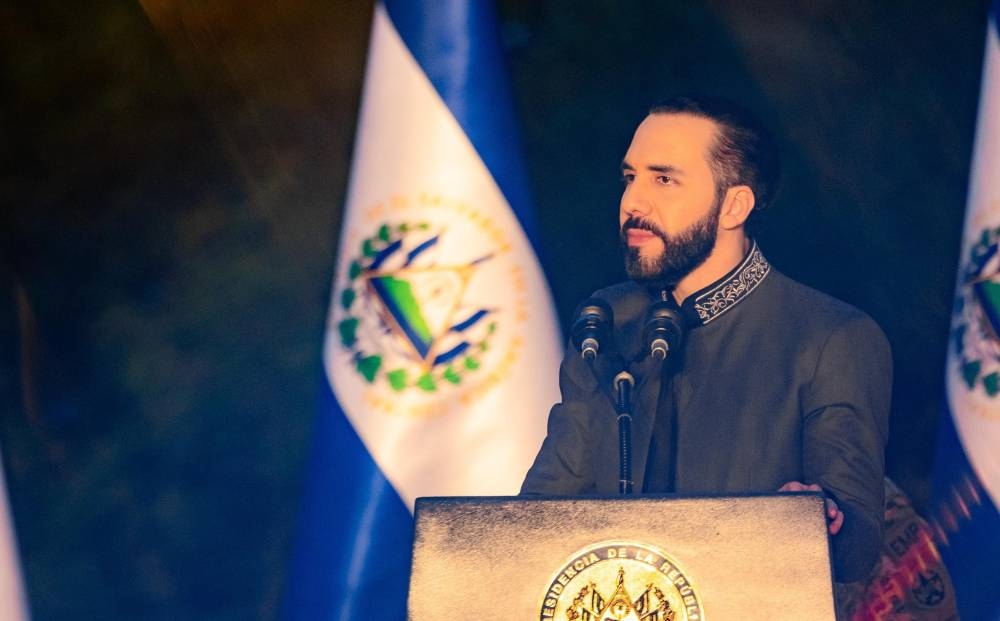 Nayib Bukele, presidente de la República, en cadena nacional para anunciar presupuesto sin deuda para gastos corrientes, el 15 de septiembre. / Presidencia.,image_description: