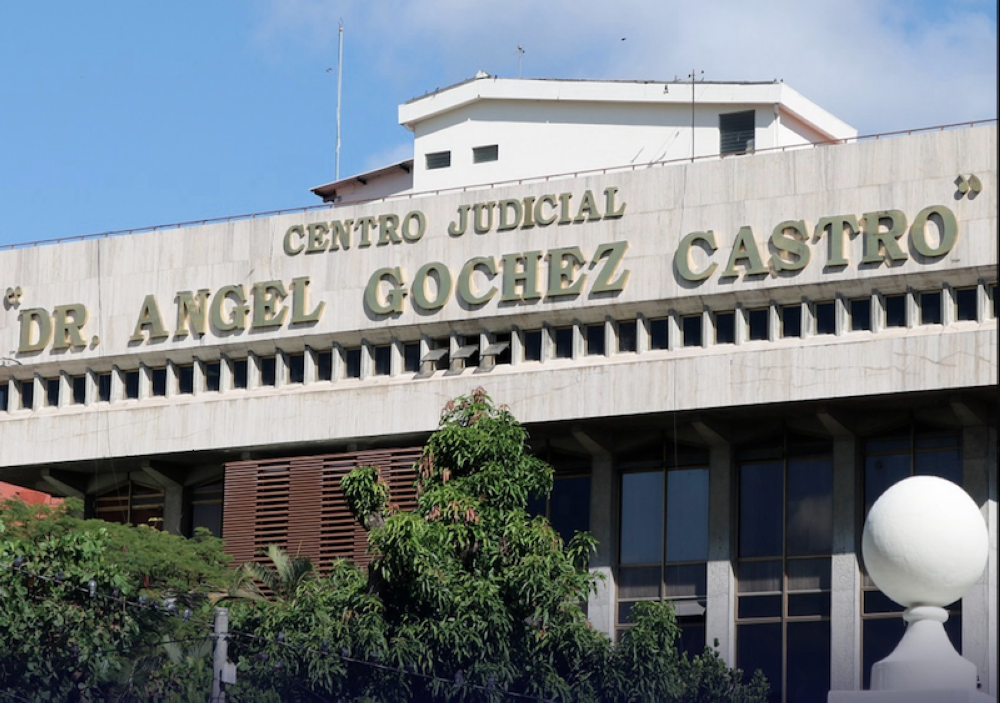 Fachada del Centro Judicial Dr. Ángel Góchez Castro de Santa Ana,image_description: