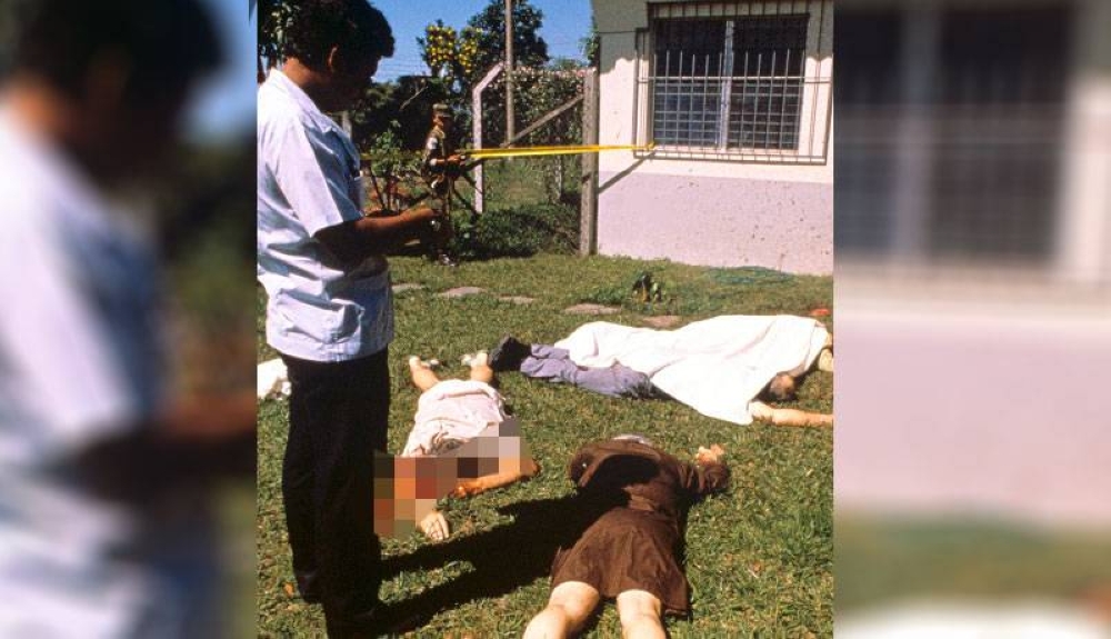 La masacre de la UCA, donde seis sacerdotes jesuitas y dos colaboradoras es uno de los casos emblemáticos del conflicto armado de El Salvador. Ocurrió el 16 de noviembre de 1989 en el campus de la UCA. /DEM,image_description: