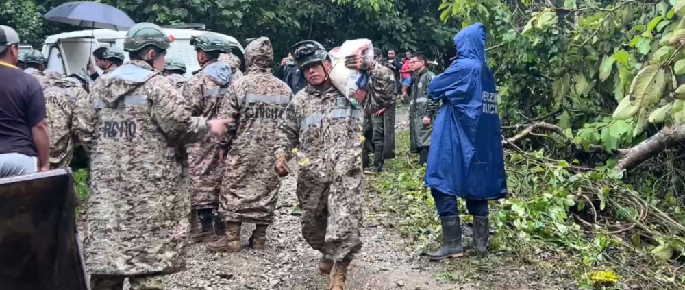 La entrega de vivieres fueron una de las principales tareas del equipo de ayuda humanitaria/ Foto cortesía.