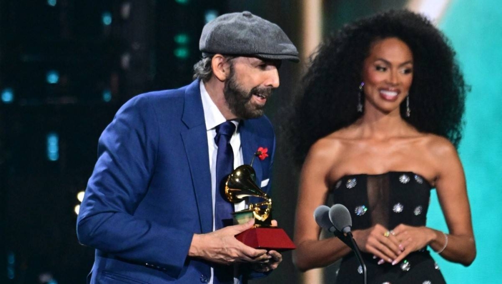 El dominicano Juan Luis Guerra ganó las estatuillas al Mejor álbum del año y Grabación del año. Photo by Giorgio VIERA / AFP