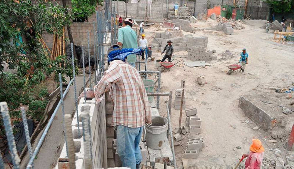 Toda obra de construcción deberá contar con la autorización de la DOT y sus inspectores o delegados podrán ingresar a una construcción en su facultad de inspección
