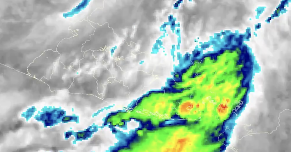 Medio Ambiente reportaba esta mañana lluvias intermitentes y de variada intensidad en la zona oriental y en sectores de los departamentos de San Salvador, La Libertad, Santa Ana, Cabañas y franja costera de la zona central y occidental.,image_description: