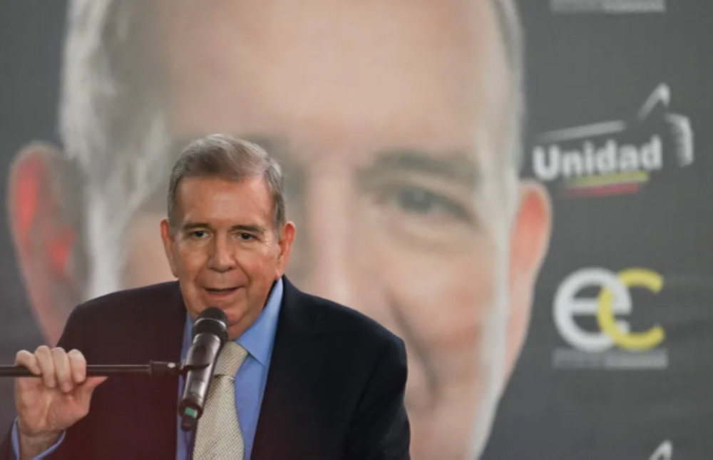 Edmundo González Urrutia es considerado presidente electo de Venezuela por Estados Unidos y varios gobiernos latinoamericanos./AFP.,image_description: