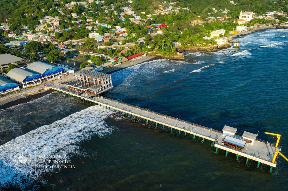 El nuevo muelle que cuenta con 200 metros de longitud contará con un restaurante, el cual se suma al muelle artesanal que seguirá funcionando para la pesca. / Secretaría de Prensa de la Presidencia. ,image_description: