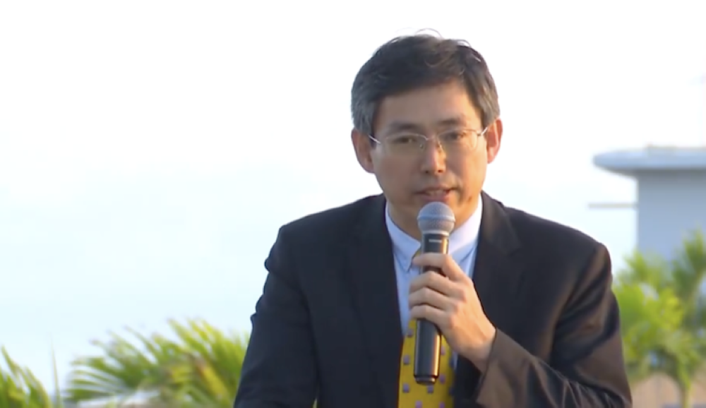 El embajador chino Zhang Yanhui, durante el acto del miércoles en el muelle de La Libertad.,image_description: