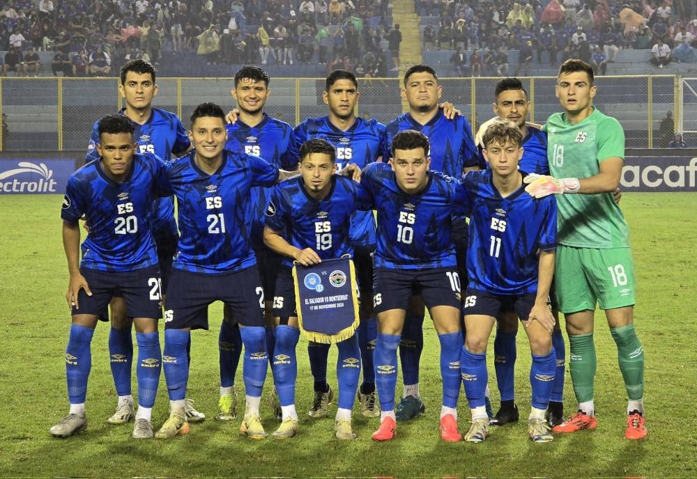 La formación de la Selecta en el juego contra Bonaire en el Cuscatlán. / Fesfut,image_description: